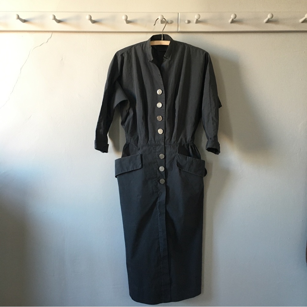 c. 1940s vintage shirt waist dress with pockets, dolman sleeves, large buttons